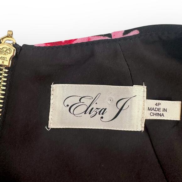 Eliza J NWT Women's Short Sleeve Shift Dress Size 4P Black Pink Floral Scuba - Picture 5 of 13